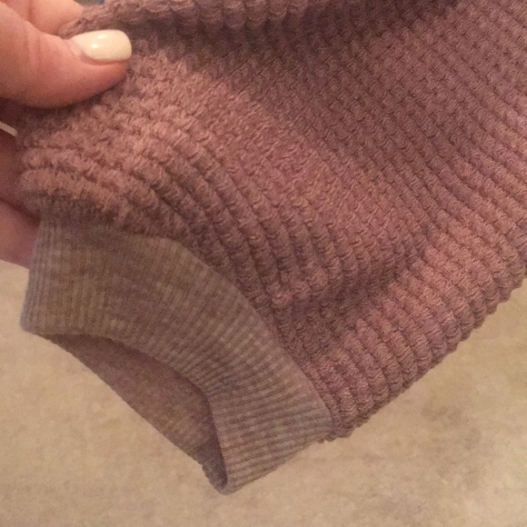 Listicle Long Sleeve Thermal Top - Picture 5 of 12